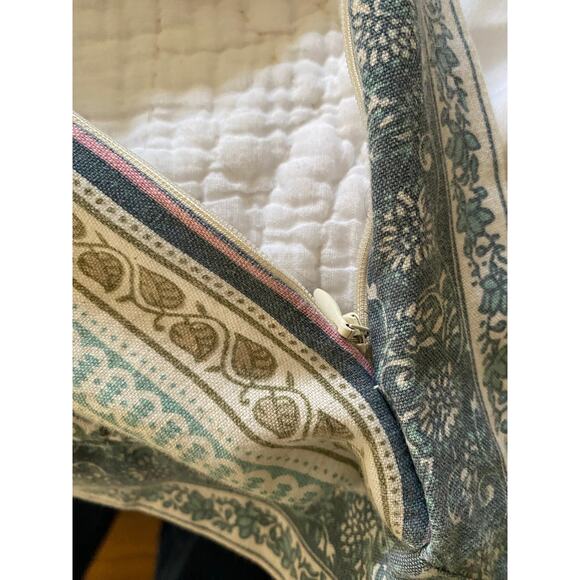 Soft Surroundings Blue White paisley pillow shams set zip close cotton linen - Picture 7 of 10